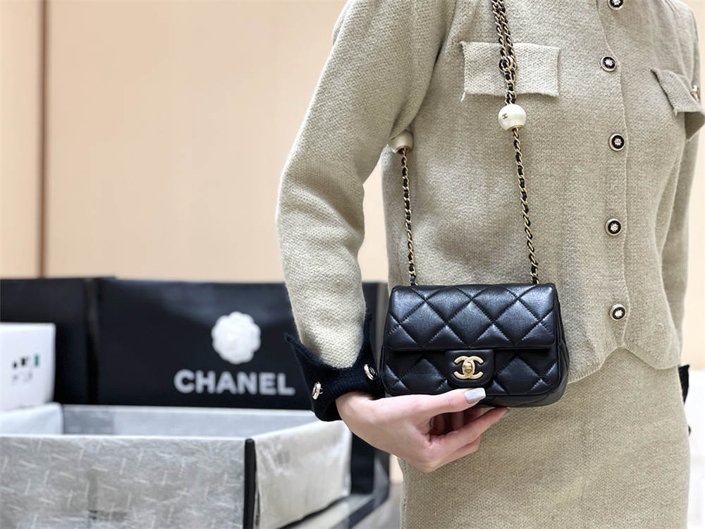 Chanel Mini flap bag, Lambskin, imitation pearls & gold metal AS4868 Size 11.5*17*5cm 2025 new 